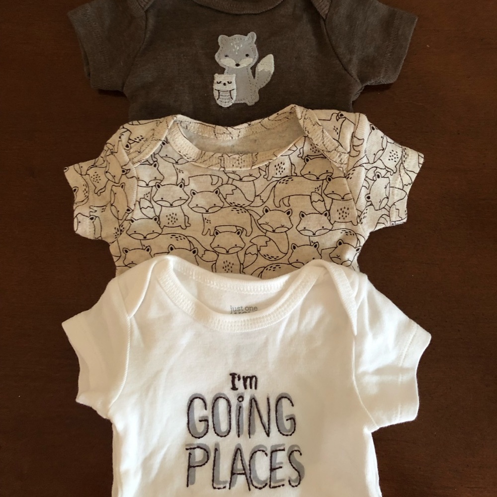 Carter’s 3-piece onesie set